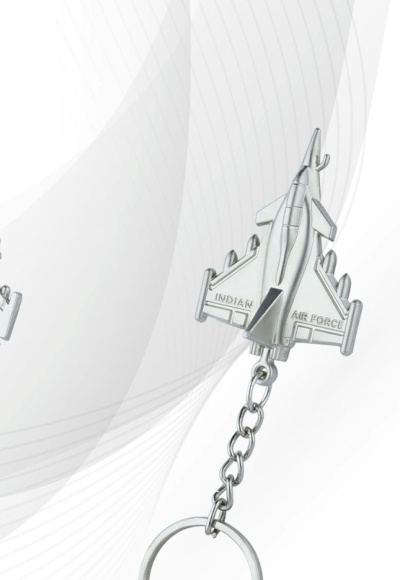 Aircraft-Shaped Metal Keychain - Fighter Design